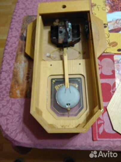 Часы настенные, Корея