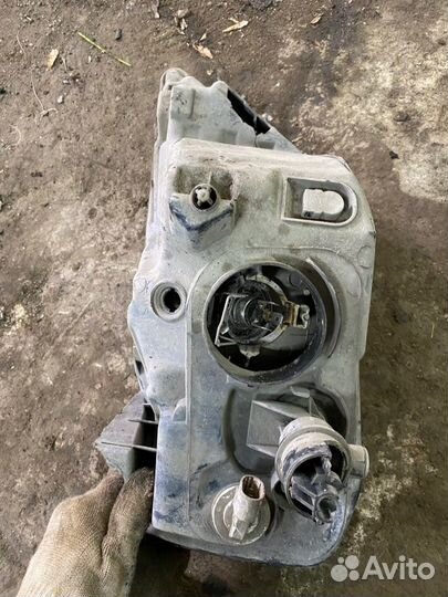 Фара галогеновая передняя правая Renault Logan