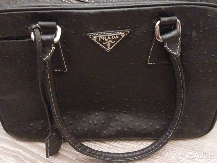 Prada.натуральная кожа