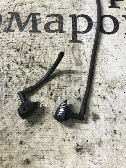 Форсунка омывателя лобового стекла Nissan Pathfind