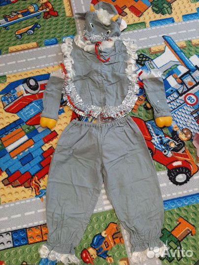 Костюмы разных персонажей