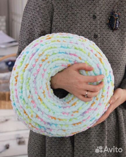 Подушка пончик