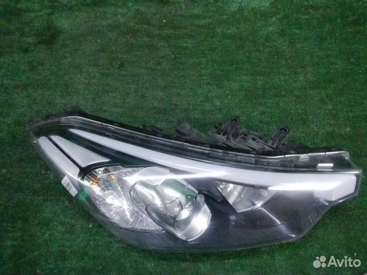Фара правая Kia Cerato