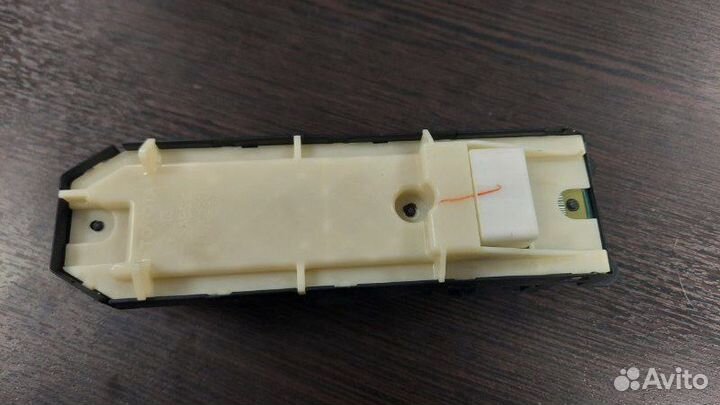 Блок управления стеклоподъемниками Toyota Camry