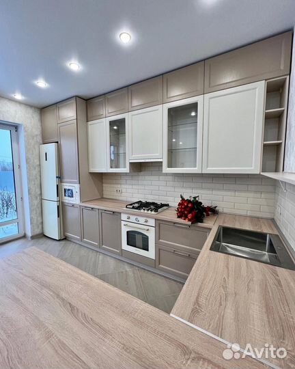 Угловая кухня на заказ. Производство