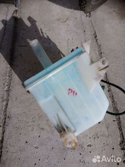 Бачок омывателя лобового стекла Nissan Primera Cam