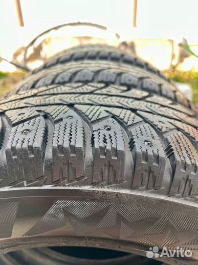Bridgestone Ice Cruiser 7000 215/65 R16