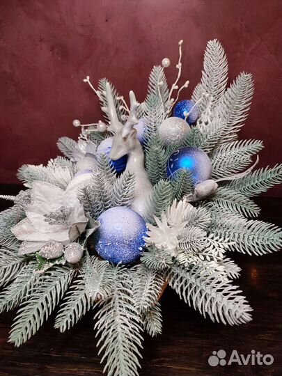 Новогодняя композиция с оленем