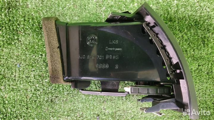 Дефлектор торпедо левый Skoda Fabia 5J 2010