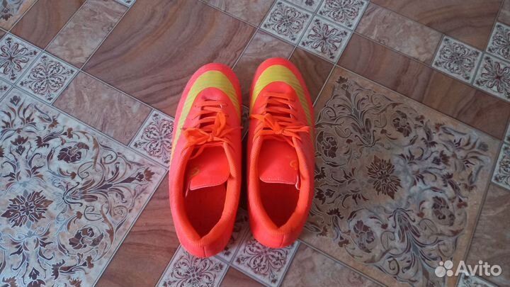 Футбольные бутсы,41 р