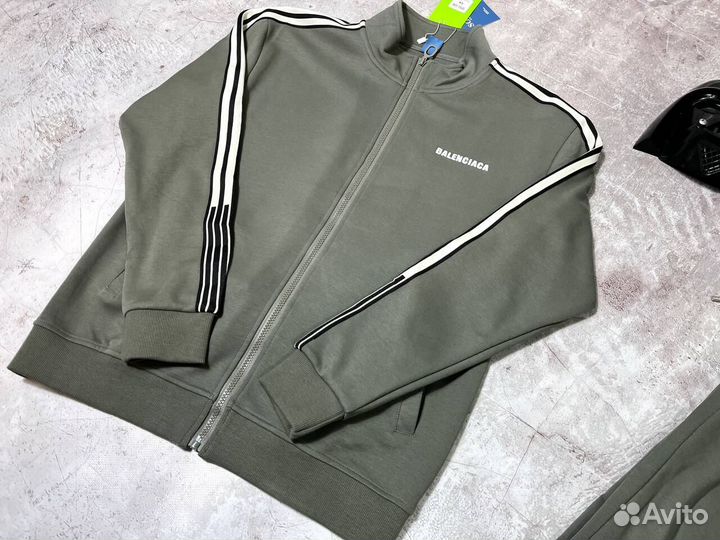 Спортивные костюмы Balenciaga