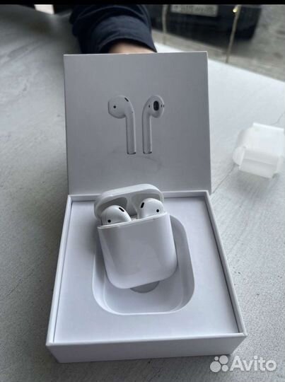 AirPods 2 оригинал как новые