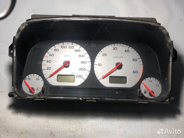 Панель приборов Golf 3