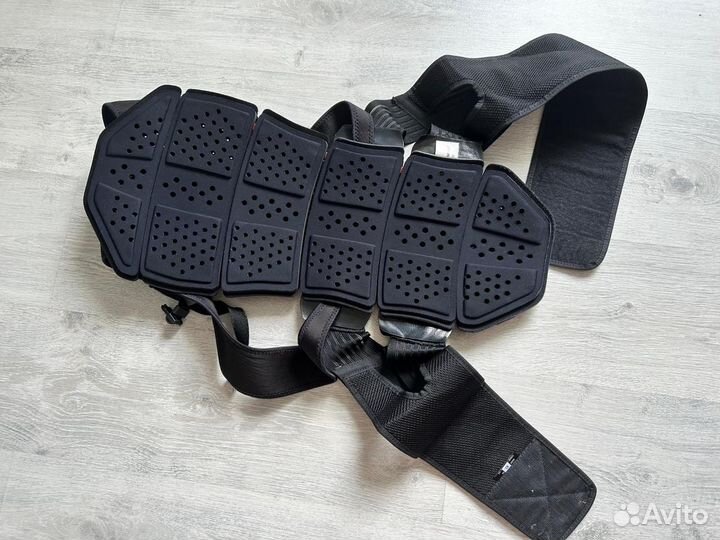 Защита спины dainese