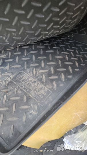 Продам коврики Шевроле aveo