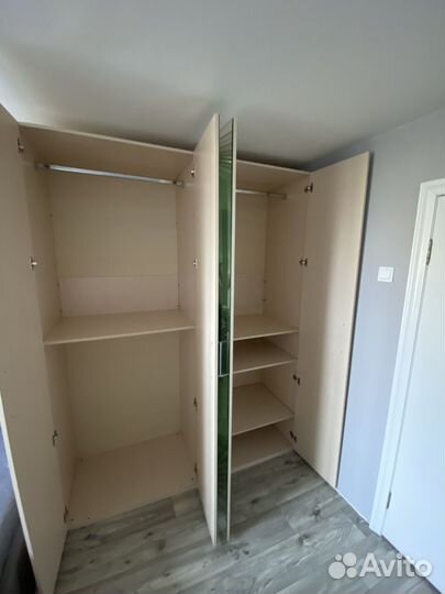 Шкаф распашной с зеркалом