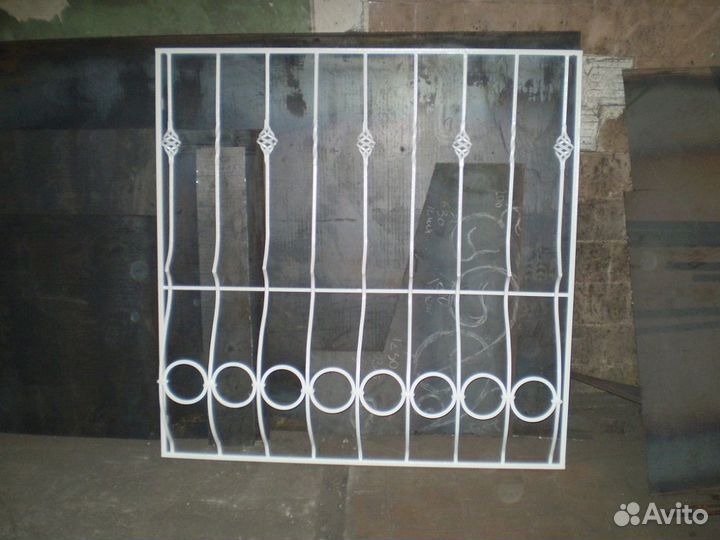 Кованая решетка на окно