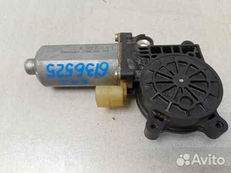 Моторчик переднего правого стеклоподъемника