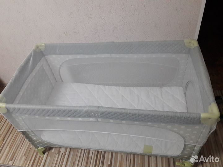 Кровать-манеж