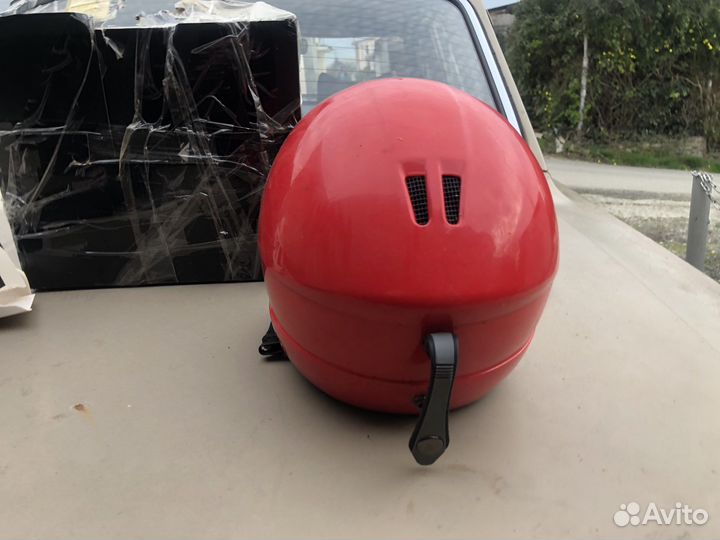 Горнолыжный шлем