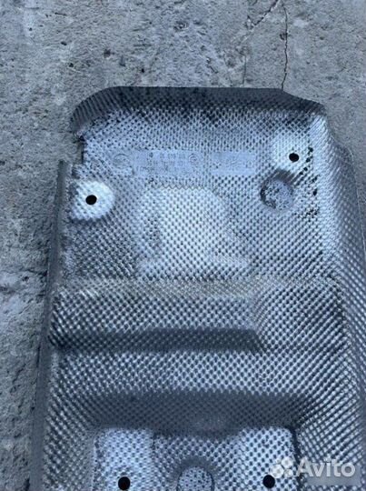 Теплоизоляция редуктора моста задняя Bmw E9X