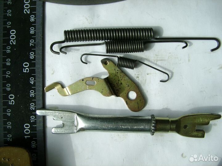 Щиток колодки цилиндр стояночный тормоз пружины