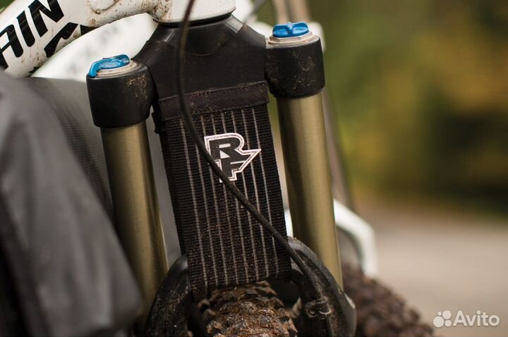 Защита от грязи Race Face Mud Crutch, черная, разм