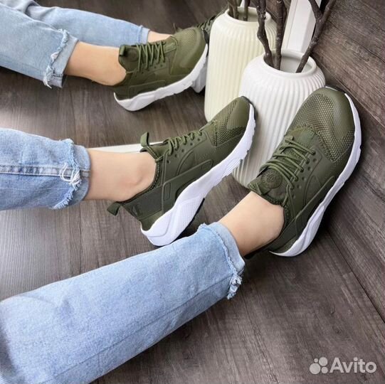 Летние кроссовки Nike