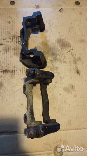 Скоба суппорта ваз r13