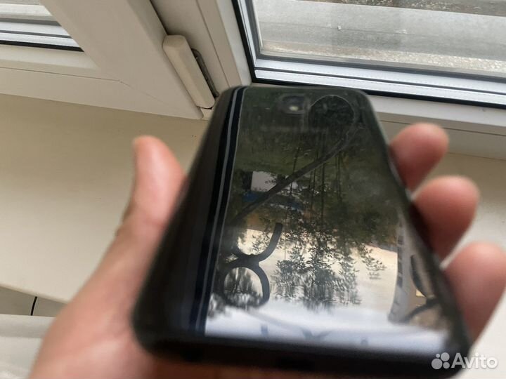 Два телефона Samsung