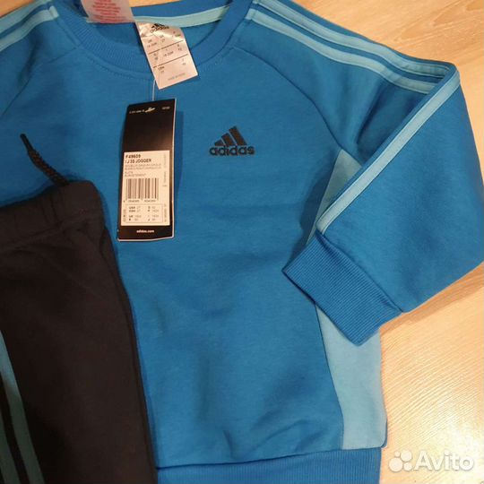 Костюм спортивный Adidas, новый