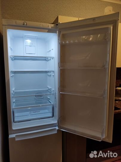 Холодильник Indesit No frost 2-х метровый