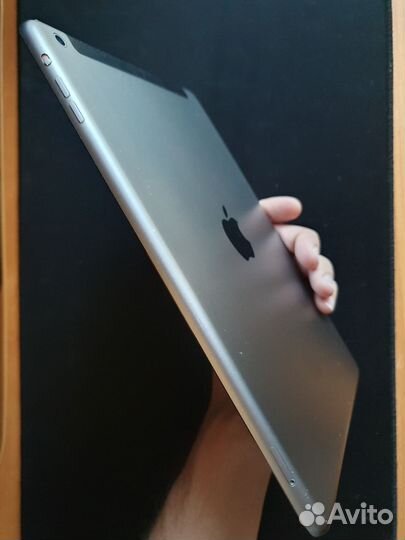 iPad Air Wi-Fi + Cellular