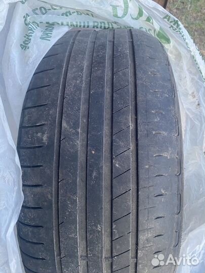 Goodyear EfficientGrip 215/55 R16