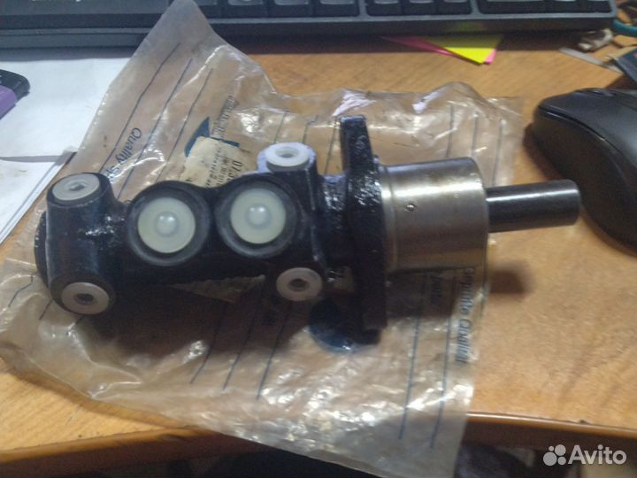 Главный тормозной цилиндр VW Passat