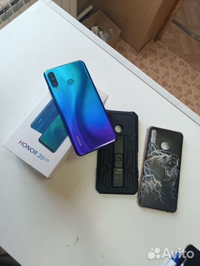 HONOR 20 Lite (RU), 4/128 ГБ