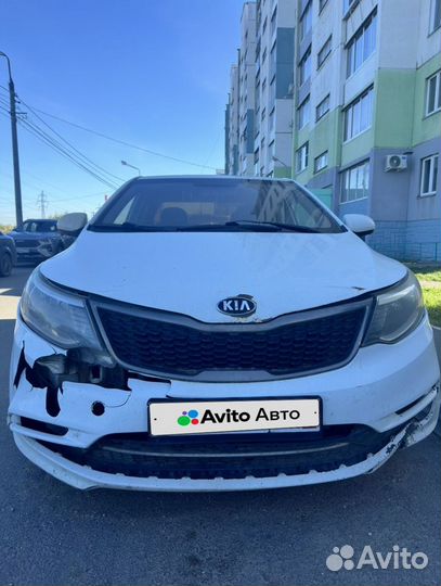 Kia Rio 1.4 МТ, 2015, битый, 190 000 км