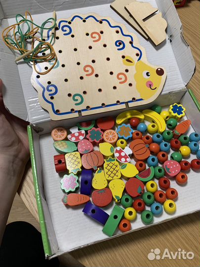 Еж в тропиках на шнуровке 