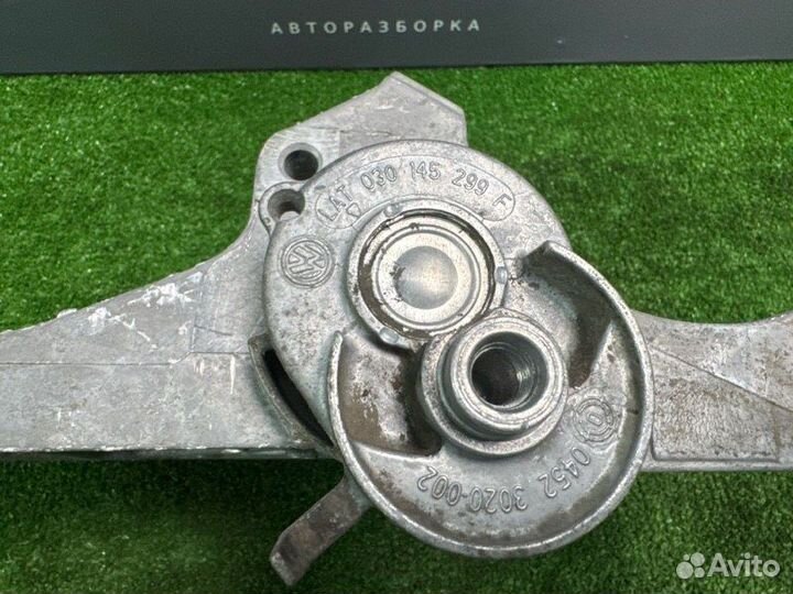 Кронштейн генератора Skoda Fabia 2 1.4 cggb 2011