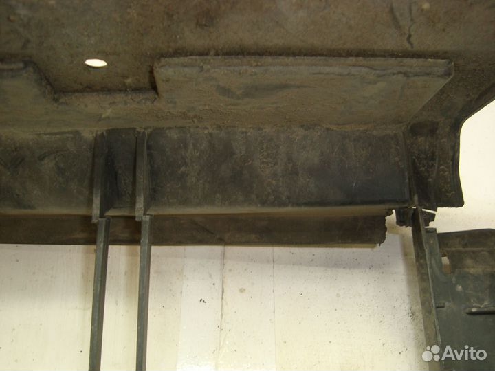 Диффузор радиатора W204 M271 A2045050430