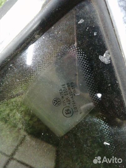 Стекло собачника заднее левое Volkswagen Passat B5