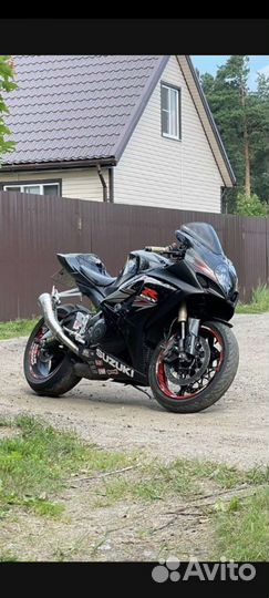 Suzuki GSX R1000