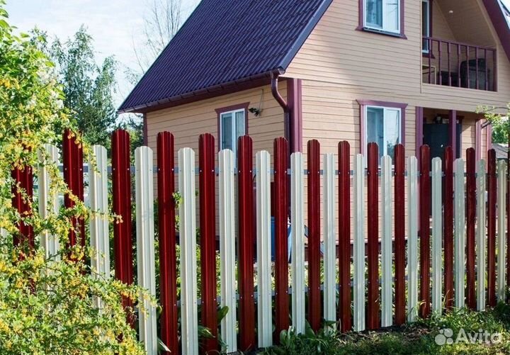 Металлический штакетник в форме трапеции