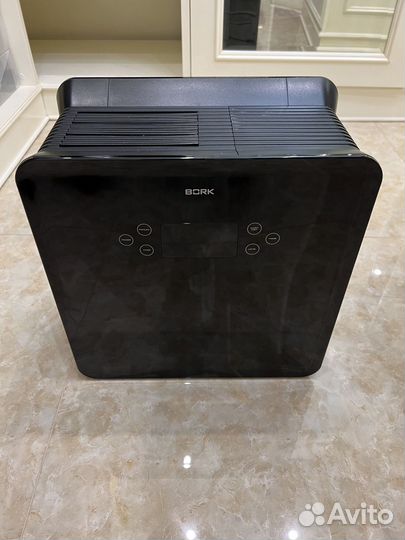 Мойка воздуха Bork Q710, в идеальном состоянии