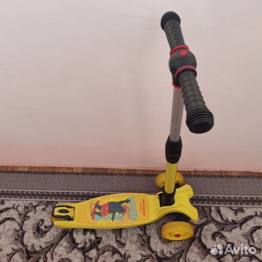 Самокат детский трехколесный