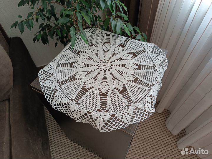 Вязаная ажурная чайная скатерть Салфетки
