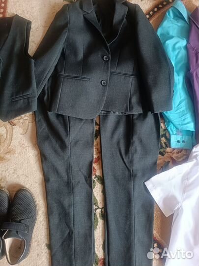Школьный костюм для мальчика 128 серый