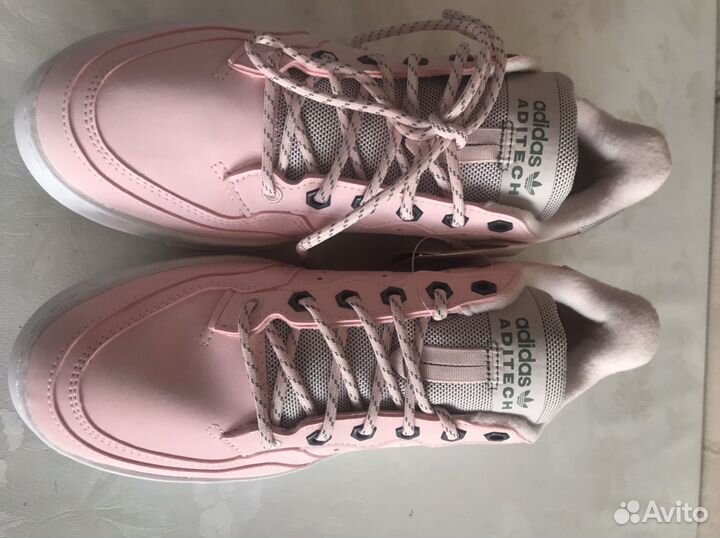 Adidas новые кроссовки