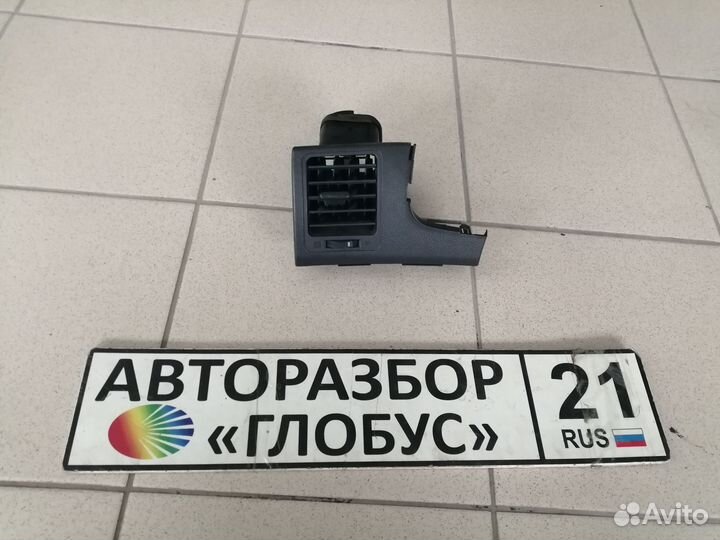 Дефлектор левый Toyota Corolla E150