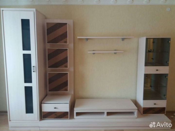 Стенка в гостиную